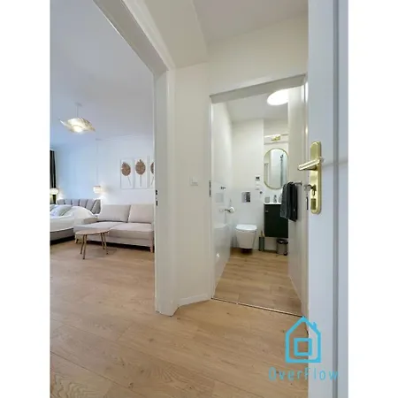 Seredino Apartment- Modern Comfort In A Quiet Location, 5 Minutes To Old Town & Seaside Апартаменты