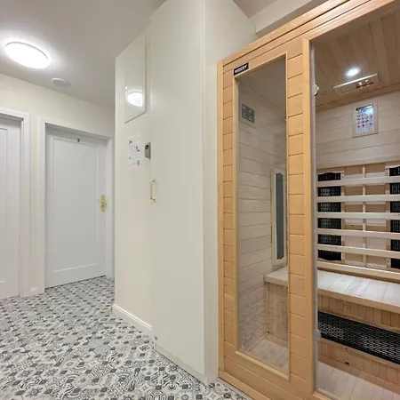 Seredino Apartment- Modern Comfort In A Quiet Location, 5 Minutes To Old Town & Seaside Апартаменты