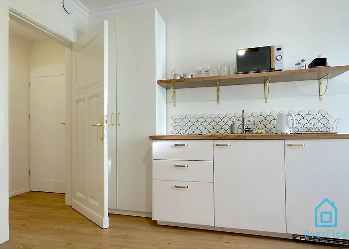 Seredino Apartment- Modern Comfort In A Quiet Location, 5 Minutes To Old Town & Seaside * Gdańsk