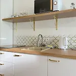 Seredino Apartment- Modern Comfort In A Quiet Location, 5 Minutes To Old Town & Seaside Apartment Gdansk
