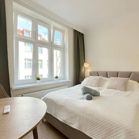 Seredino Apartment- Modern Comfort In A Quiet Location, 5 Minutes To Old Town & Seaside Lejlighed *