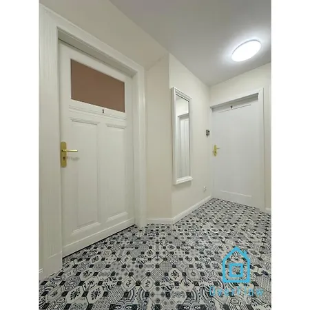 Seredino Apartment- Modern Comfort In A Quiet Location, 5 Minutes To Old Town & Seaside Lejlighed